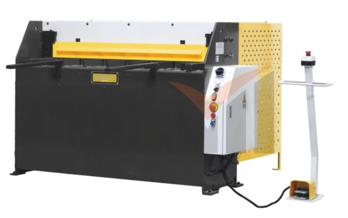 Гильотина гидравлическая HQ01-2X1320B